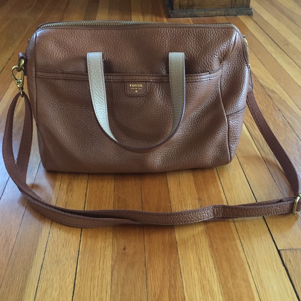 🎉SALE!!🎉 Leather Fossil satchel